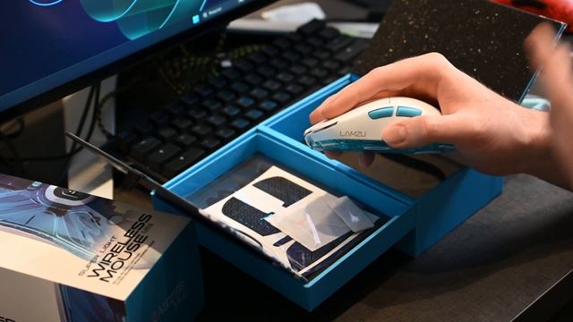 Lamzu Atlantis Mini Unboxing e Primeiras Impressões - Mouse Ridículo de Bom смотреть онлайн