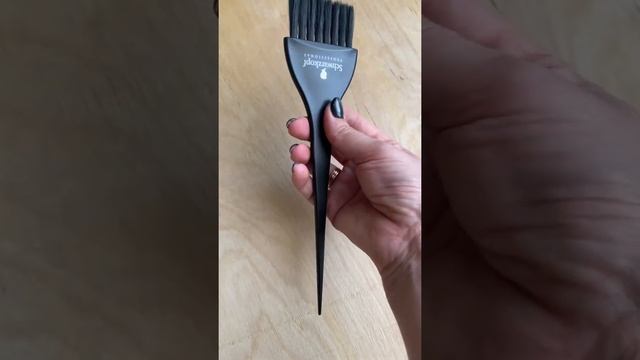 CHARITES/ Кисть для окрашивания волос, черная щетина schwarzkopf RK6 артикул 8 рядов без рачески смотреть онлайн