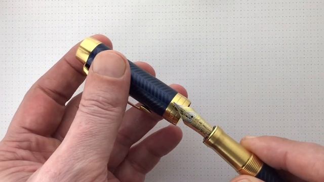 Обзор перьевой ручки Parker Duofold Prestige Centennial Blue Chevron GT смотреть онлайн