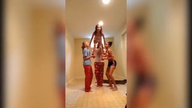 ЖЕСТЬ!!!! Головой в потолок!! смотреть онлайн