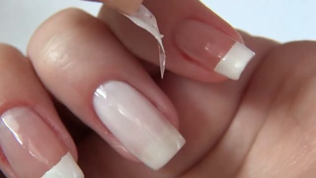 Быстрый френч: свадебный маникюр со стразами смотреть онлайн