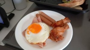 завтрак в отеле Tris Miracle kata