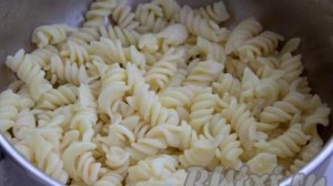 Паста с помидорами черри и моцареллой