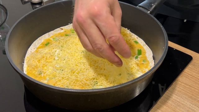 Пицца из Лаваша на Сковороде! Томатно яичная пицца! Свежий и питательный завтрак! Просто и вкусно!