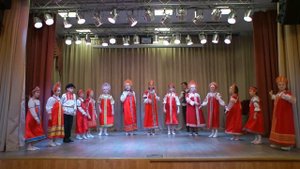 Ансамбль народной песни Реченька Игровая Летал,летал воробей и Свадебная плясовая Ой сад во дворе