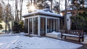 Уютная зимняя беседка с камином