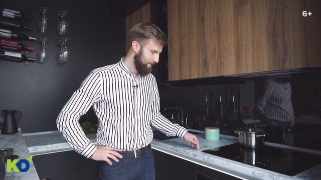 Дизайн кухни с комбинированными фасадами от компании «Кухонный Двор»