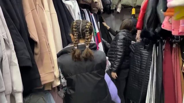 ВЫБРАЛИ САШЕ НОВЫЕ ОЧКИ. НЕУДАЧНЫЙ ШОППИНГ В СТАНИЦЕ . АЛИНА СЕБЕ НИЧЕГО НЕ НАШЛА. 15.10.23. смотреть онлайн