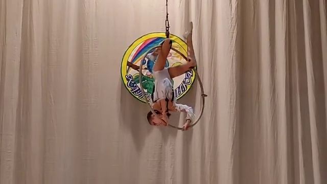 воздушная гимнастика на кольце Екатерина М. смотреть онлайн