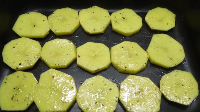 Закуска из картофеля с беконом и сыром