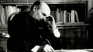 Ленин и Сталин противостояние двух гигантов! Lenin vs Stalin!