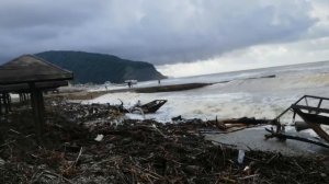 Унесло пляж Архипо-Осиповка.Буквально недавно на нем загорали и купались в этом месте в чистой воде