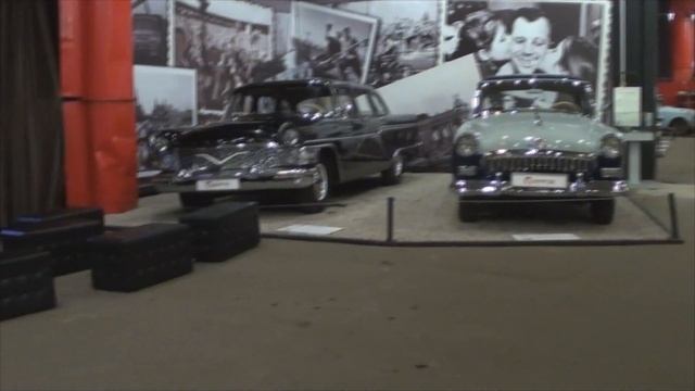 НОВЫЙ МУЗЕЙ РЕТРО АВТОМОБИЛЕЙ В МОСКВЕ ! | МОТОРЫ ОКТЯБРЯ | / NEW MUSEUM OF RETRO CARS IN MOSCOW смотреть онлайн