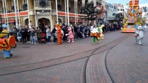 Парад сказочных персонажей в Диснейленде Париж Disneyland Paris