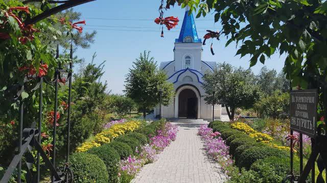 Церковь, город Днепрорудное, Украина. Пышного ЛЕТА вам перед зимними праздниками!