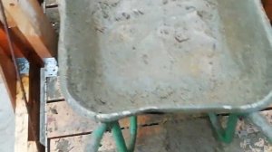 Опилкобетон. Подымаю стены второго этажа, процесс заливки.#опилкобетон#второйэтаж#стены