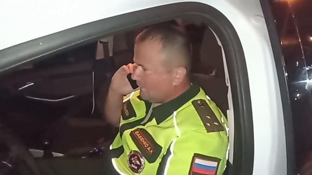 Vаишник Бабенко пытался поZорно скрыться от блогера смотреть онлайн