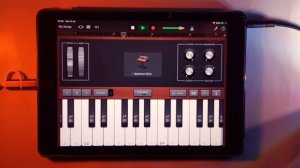 How to play Crazy Frog - Axel F Simple Garageband Play (Biverly Hill Cop theme)