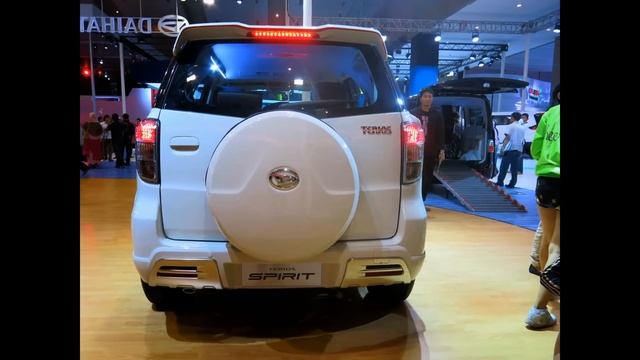 DAIHATSU NEW TERIOS SPIRIT 2017 VS TOYOTA RUSH 2017 смотреть онлайн