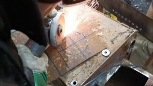 Сделал буржуйку для гаража из старого котла