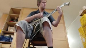 Обзор китайской реплики Gibson Flying-v серебристый бёрст