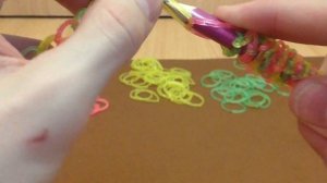 Оплётка для карандаша из резинок на рогатке