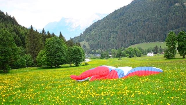 Paragliding landing austria смотреть онлайн