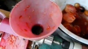 Шуруповерт- привод соковыжималки.