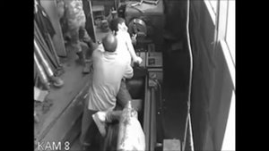 Парня намотало при работе за токарным станком