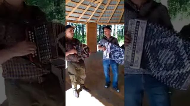 Играет и поёт Афанасий Афанасьевич, г. Сургут. смотреть онлайн