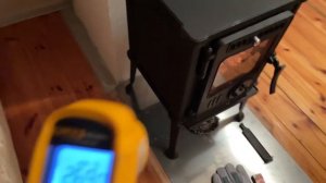 Чугунная печь Guca ISKRA - температура поверхности при горении 3 брикетов RUF