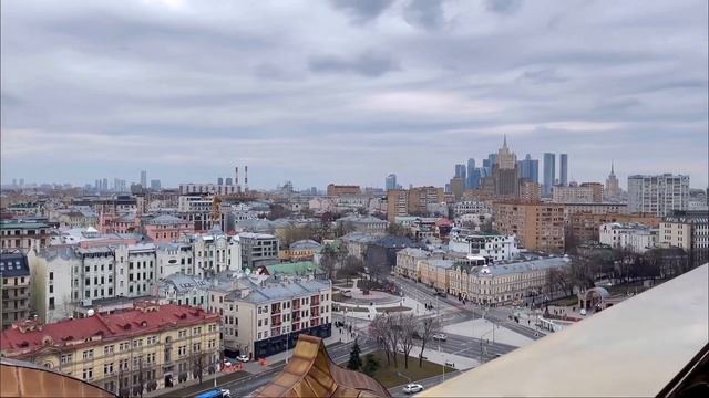 Смотровая площадка в храме Христа спасителя.  Большой каменный мост. Центр Москвы. Прогулка 4К.