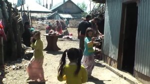 Цыгане в Румынии Gypsy giri dance in Romania