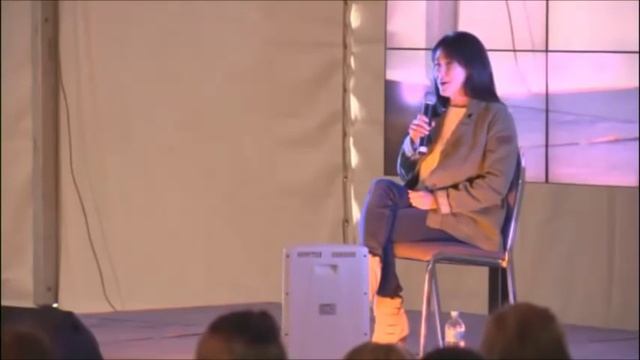 Shannen Doherty talks about doing a Charmed Reunion смотреть онлайн