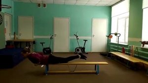 Упражнения на гимнастической скамейке