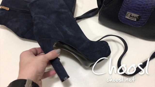 Ботильоны из замши синего цвета и сумка | Choosl.net смотреть онлайн