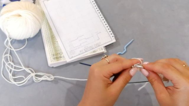 МК Коса спицами или как связать детскую повязку с косой смотреть онлайн