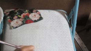 How to decoupage Furniture A folding chair Annie Sloan paint