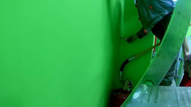 Слесаря и слаботочники