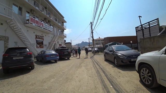 Живу на пляже в Коктебеле! (6) коктебельская движуха, живем на "зелëнке", движемся по-своему