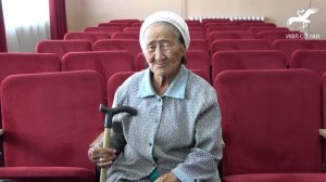 "Кожамыкка хоржок-ла мен" /  "В кожамыках никчемна я" (исп. А.Т. Манидара)