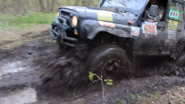 Уаз vs Suzuki Samurai Off Roading 4х4 Trailer смотреть онлайн