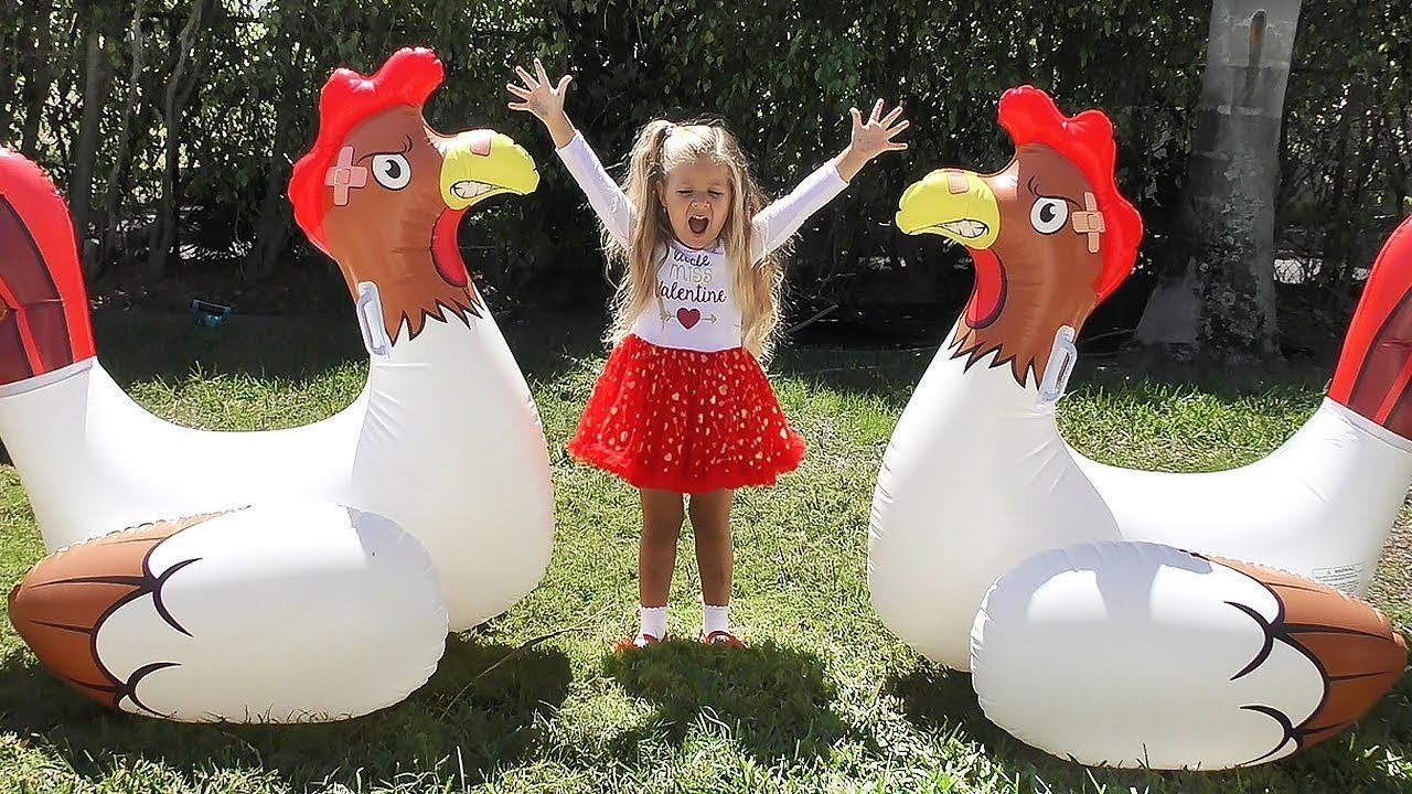 Diana plays Old Mcdonald Had a Farm game with a Funny Chickens