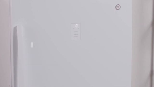 GE Appliances Upright Freezers with Electronic Temperature Control смотреть онлайн