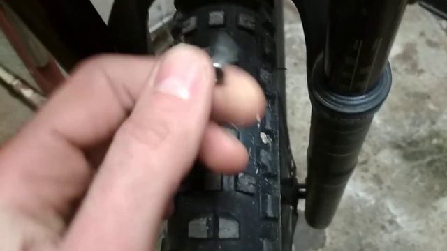 Mudguard mounting idea for MTB suspension fork, without any proprietary holes in fork lowers.[ENG] смотреть онлайн