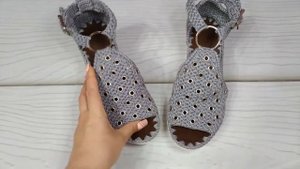 Вязаная обувь. Вязаные босоножки. Обувь крючком. Вязаная обувь на подошве.