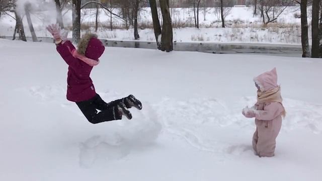 Первый снег замедленная съемка прыжка смотреть онлайн