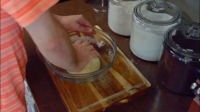 How to Make Cloverleaf Dinner Rolls