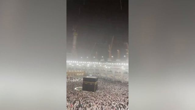 2 minutes ago! Apocalypse in Mecca! There may be no Kaaba! Historic hailstorm in Saudi Arabia! смотреть онлайн