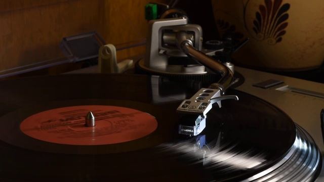 Алла Пугачева – То Ли Ещё Будет Мелодия 1980 (vinyl record HQ).mp4